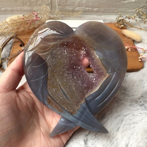 Gorgeous Amethyst with Agate Angel Wings Carving - Picture 10 of 10